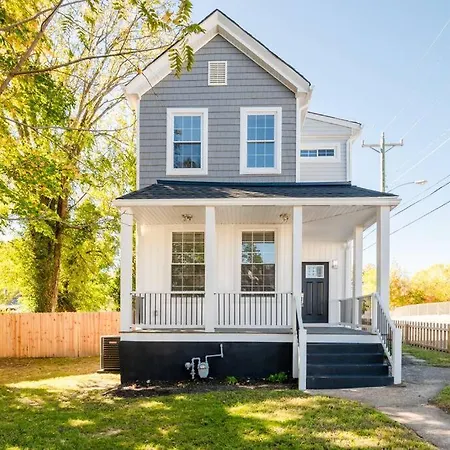 Private House In Heart Of Historic Barton Heights! Vila